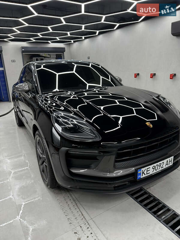 Внедорожник / Кроссовер Porsche Macan 2022 в 