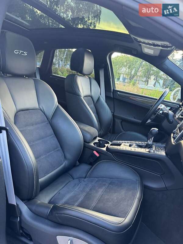 Внедорожник / Кроссовер Porsche Macan 2016 в Киеве фото 9 Внедорожник / Кроссовер Porsche Macan 2016 в Киеве