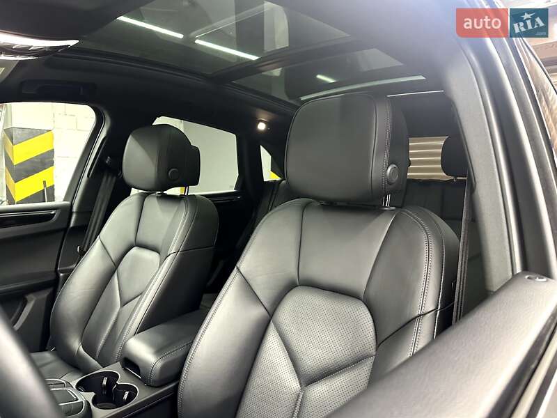 Внедорожник / Кроссовер Porsche Macan 2021 в Киеве