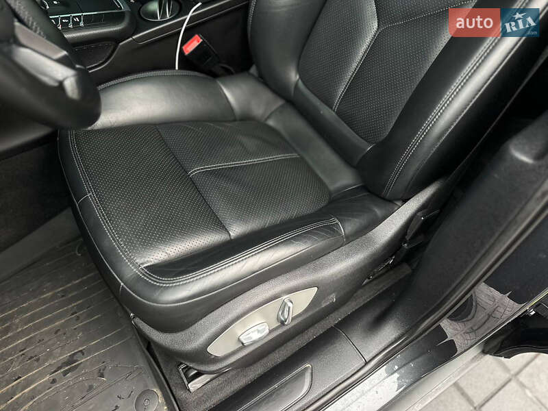 Позашляховик / Кросовер Porsche Macan 2021 в Львові