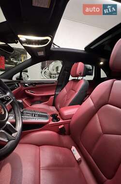 Внедорожник / Кроссовер Porsche Macan 2016 в 