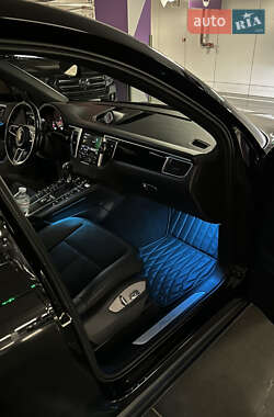 Позашляховик / Кросовер Porsche Macan 2014 в 