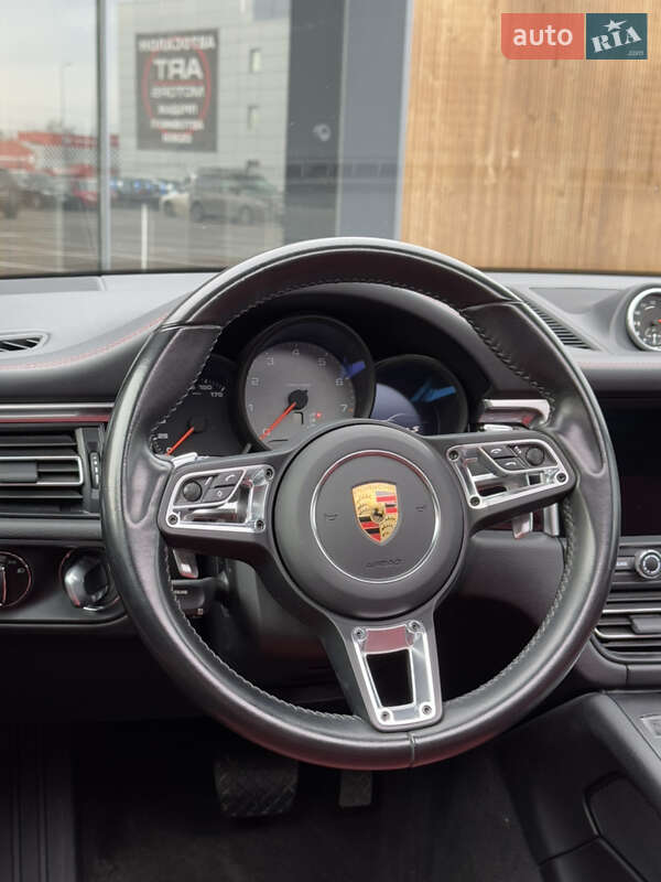 Внедорожник / Кроссовер Porsche Macan 2020 в Киеве