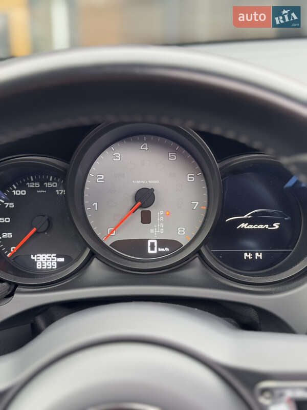 Внедорожник / Кроссовер Porsche Macan 2020 в Киеве