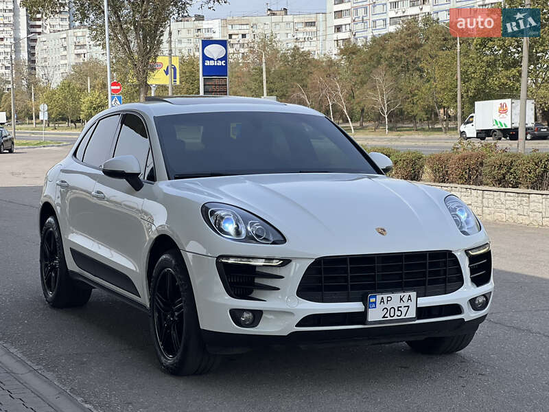 Внедорожник / Кроссовер Porsche Macan 2015 в Запорожье