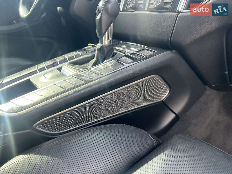 Внедорожник / Кроссовер Porsche Macan 2015 в Запорожье