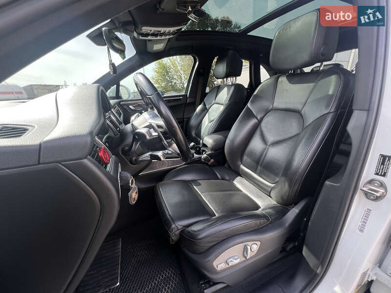 Внедорожник / Кроссовер Porsche Macan 2015 в Запорожье
