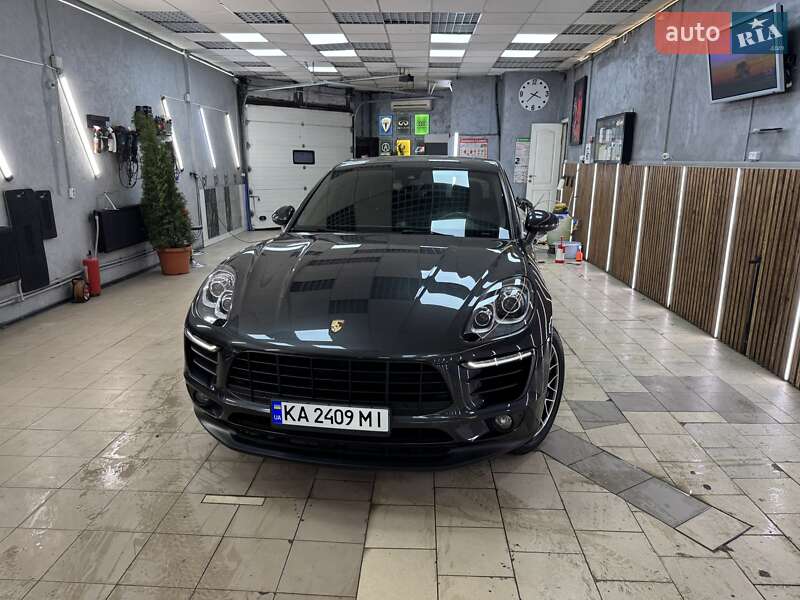 Внедорожник / Кроссовер Porsche Macan 2016 в Киеве