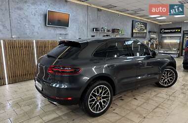Внедорожник / Кроссовер Porsche Macan 2016 в 