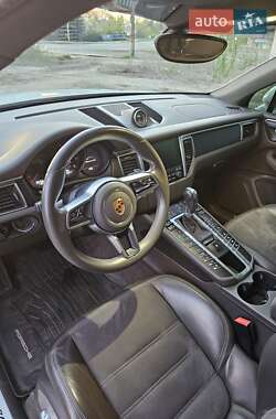 Позашляховик / Кросовер Porsche Macan 2016 в 