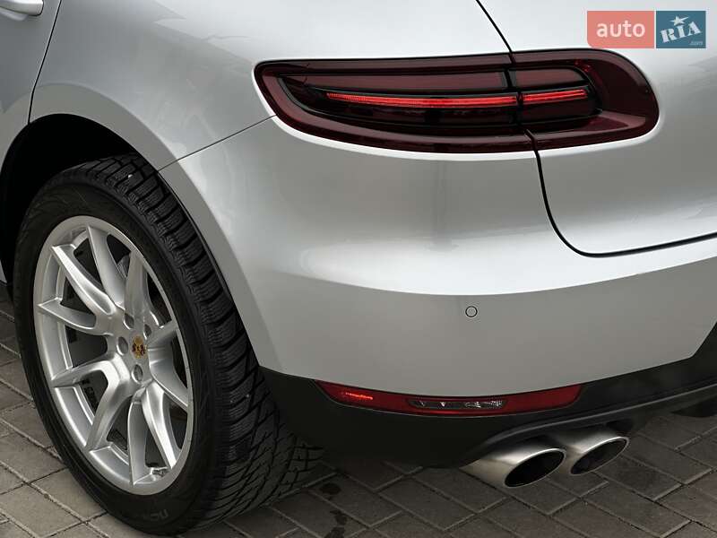 Позашляховик / Кросовер Porsche Macan 2017 в Мукачевому