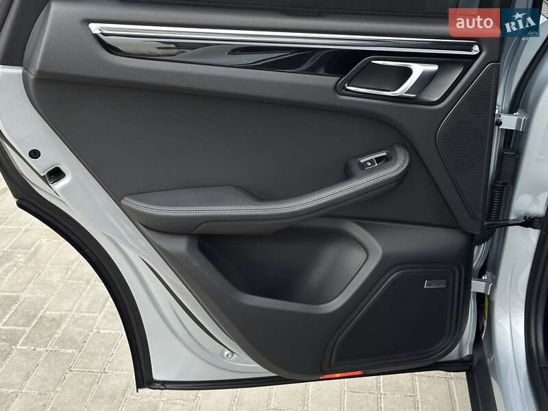 Позашляховик / Кросовер Porsche Macan 2017 в Мукачевому