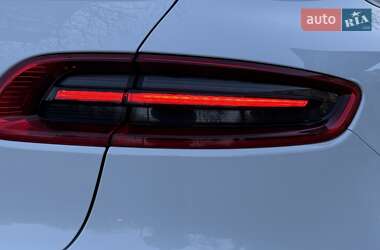 Внедорожник / Кроссовер Porsche Macan 2017 в 