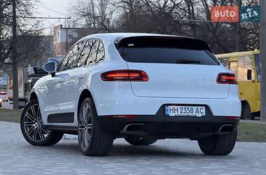 Внедорожник / Кроссовер Porsche Macan 2017 в 