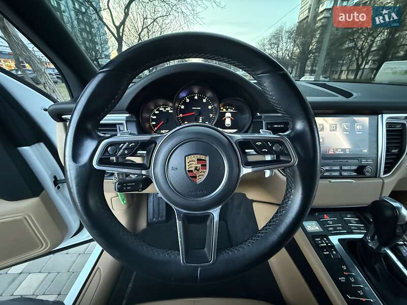 Внедорожник / Кроссовер Porsche Macan 2017 в Одессе