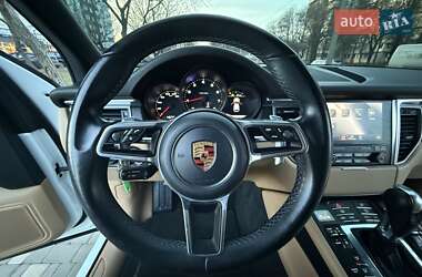 Внедорожник / Кроссовер Porsche Macan 2017 в 