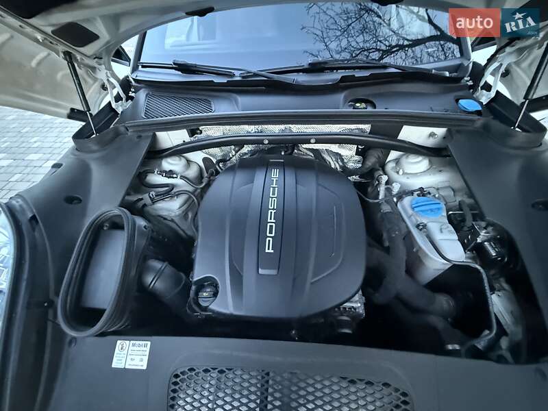Внедорожник / Кроссовер Porsche Macan 2017 в Одессе