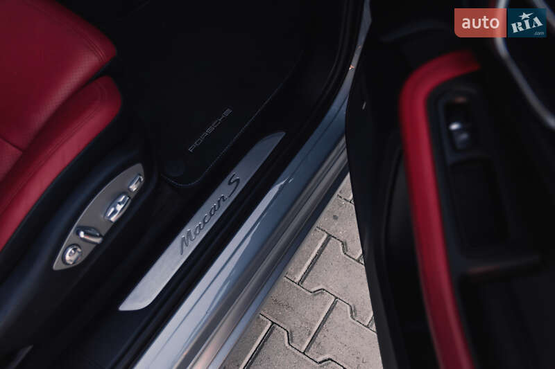 Внедорожник / Кроссовер Porsche Macan 2021 в Киеве