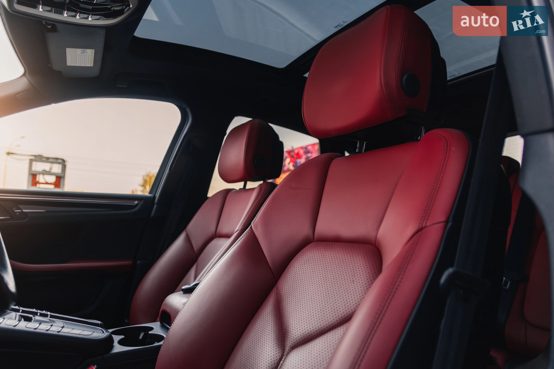 2021 Porsche Macan - мініатюра 21