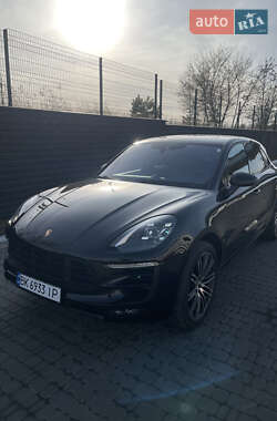 Внедорожник / Кроссовер Porsche Macan 2017 в 