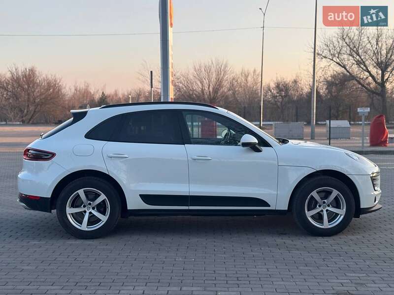 Внедорожник / Кроссовер Porsche Macan 2016 в Запорожье