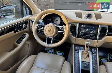 Внедорожник / Кроссовер Porsche Macan 2014 в 