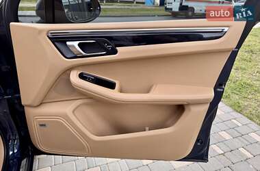Внедорожник / Кроссовер Porsche Macan 2014 в 