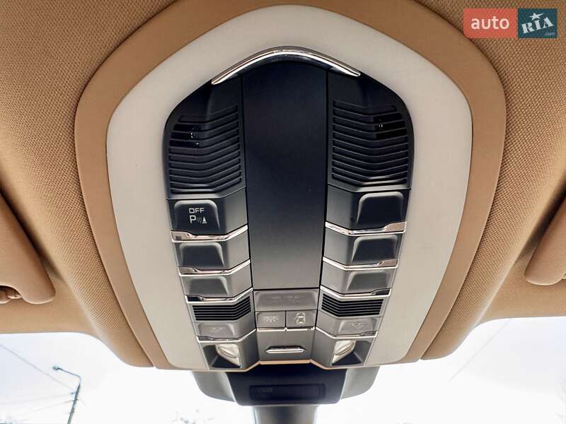 Позашляховик / Кросовер Porsche Macan 2014 в Одесі