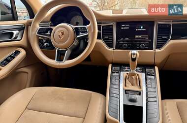 Внедорожник / Кроссовер Porsche Macan 2014 в 