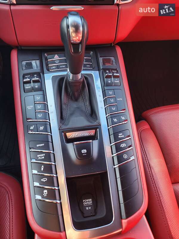 Внедорожник / Кроссовер Porsche Macan 2015 в Львове