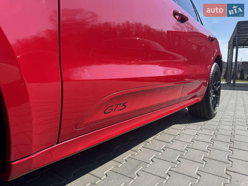 Внедорожник / Кроссовер Porsche Macan 2016 в Хмельницком