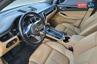 Внедорожник / Кроссовер Porsche Macan 2018 в 