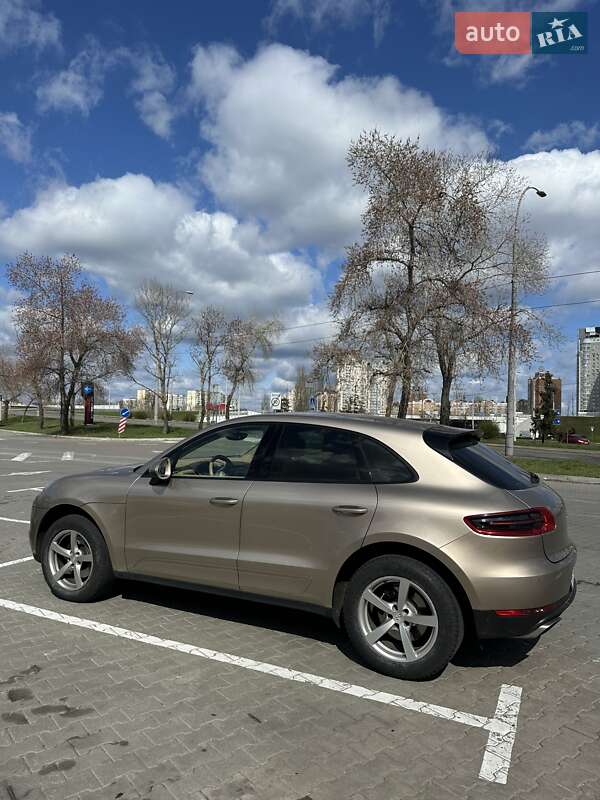 Porsche Macan 2016