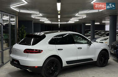 Позашляховик / Кросовер Porsche Macan 2017 в 