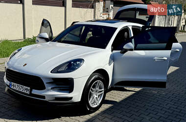 Внедорожник / Кроссовер Porsche Macan 2021 в 