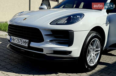 Внедорожник / Кроссовер Porsche Macan 2021 в 