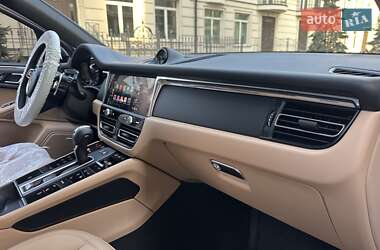 Позашляховик / Кросовер Porsche Macan 2025 в 