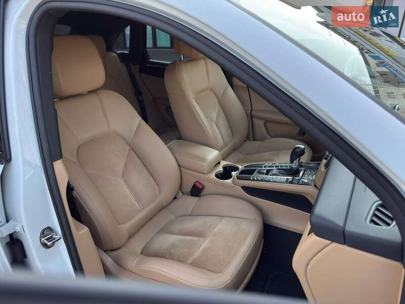 Внедорожник / Кроссовер Porsche Macan 2017 в Черновцах