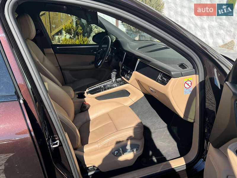 Внедорожник / Кроссовер Porsche Macan 2019 в Киеве