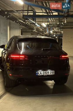 Внедорожник / Кроссовер Porsche Macan 2015 в 