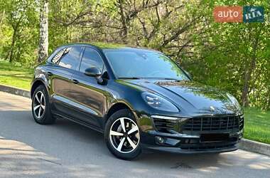 Позашляховик / Кросовер Porsche Macan 2018 в 