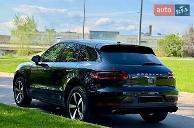 Позашляховик / Кросовер Porsche Macan 2018 в 