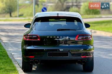 Позашляховик / Кросовер Porsche Macan 2018 в 
