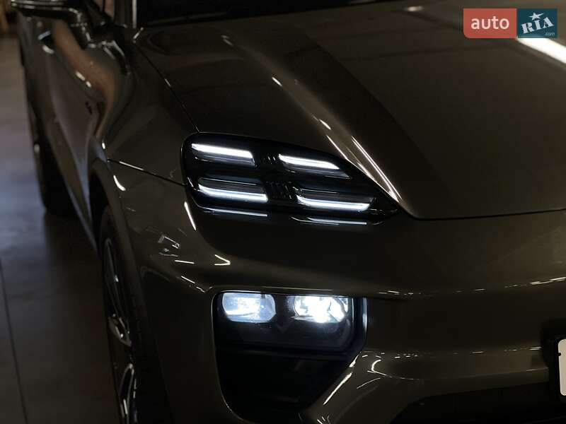 Позашляховик / Кросовер Porsche Macan 2024 в Києві
