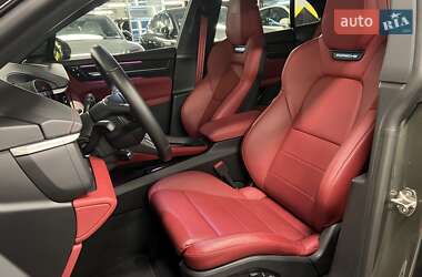 Внедорожник / Кроссовер Porsche Macan 2024 в 
