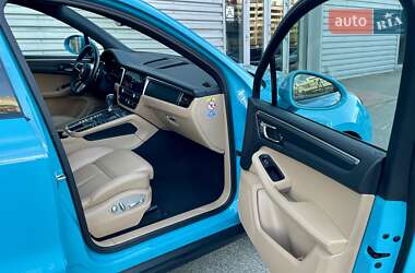 Внедорожник / Кроссовер Porsche Macan 2018 в 