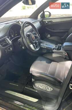 Внедорожник / Кроссовер Porsche Macan 2020 в 
