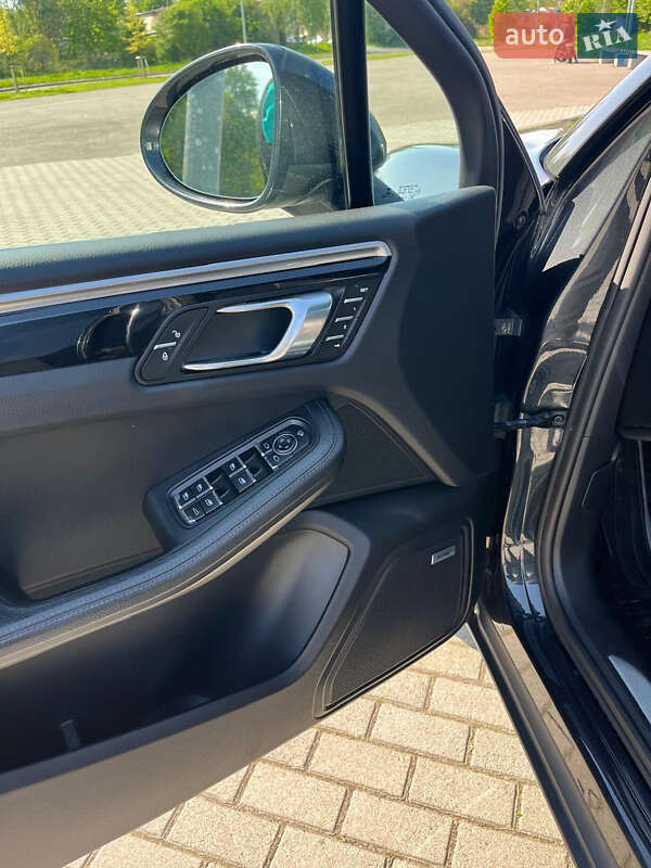 Внедорожник / Кроссовер Porsche Macan 2017 в Львове