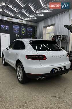 Внедорожник / Кроссовер Porsche Macan 2016 в 