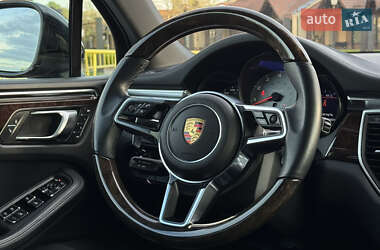 Внедорожник / Кроссовер Porsche Macan 2014 в 